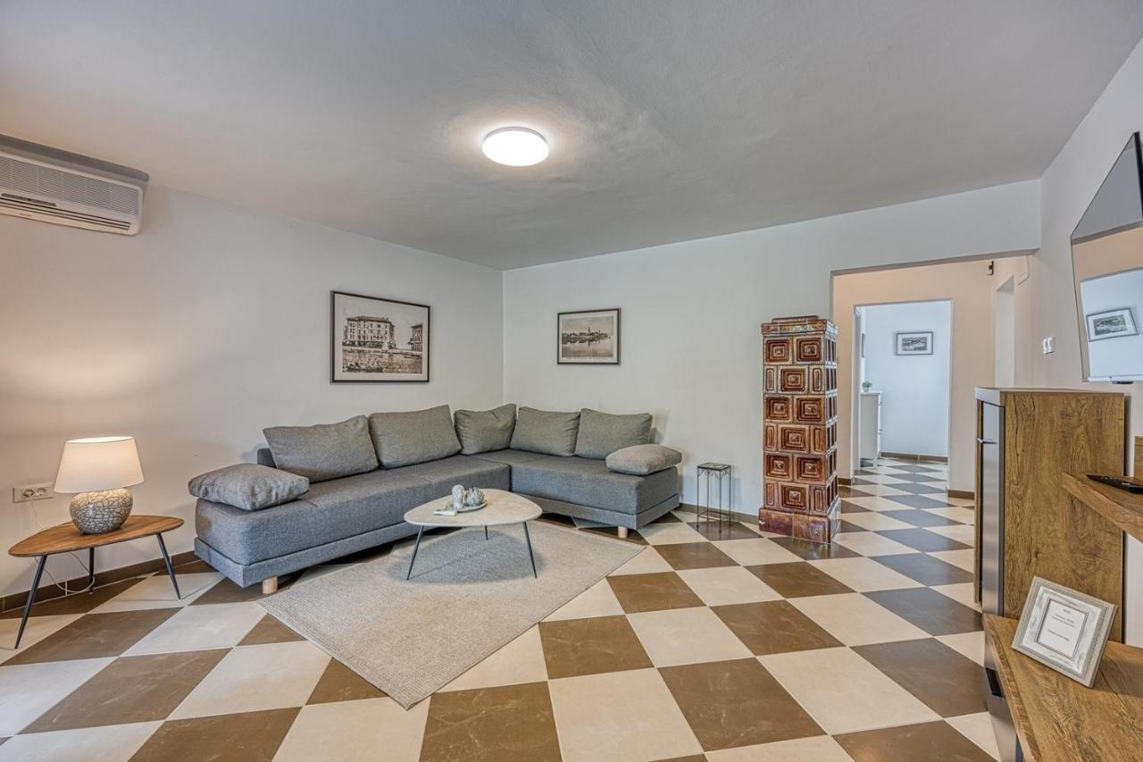 Apartments Claudio Пореч Экстерьер фото