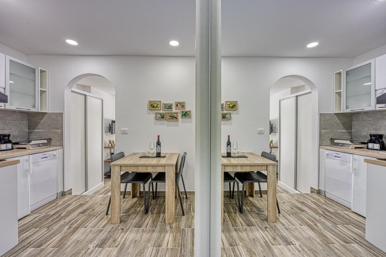 Apartments Claudio Пореч Экстерьер фото