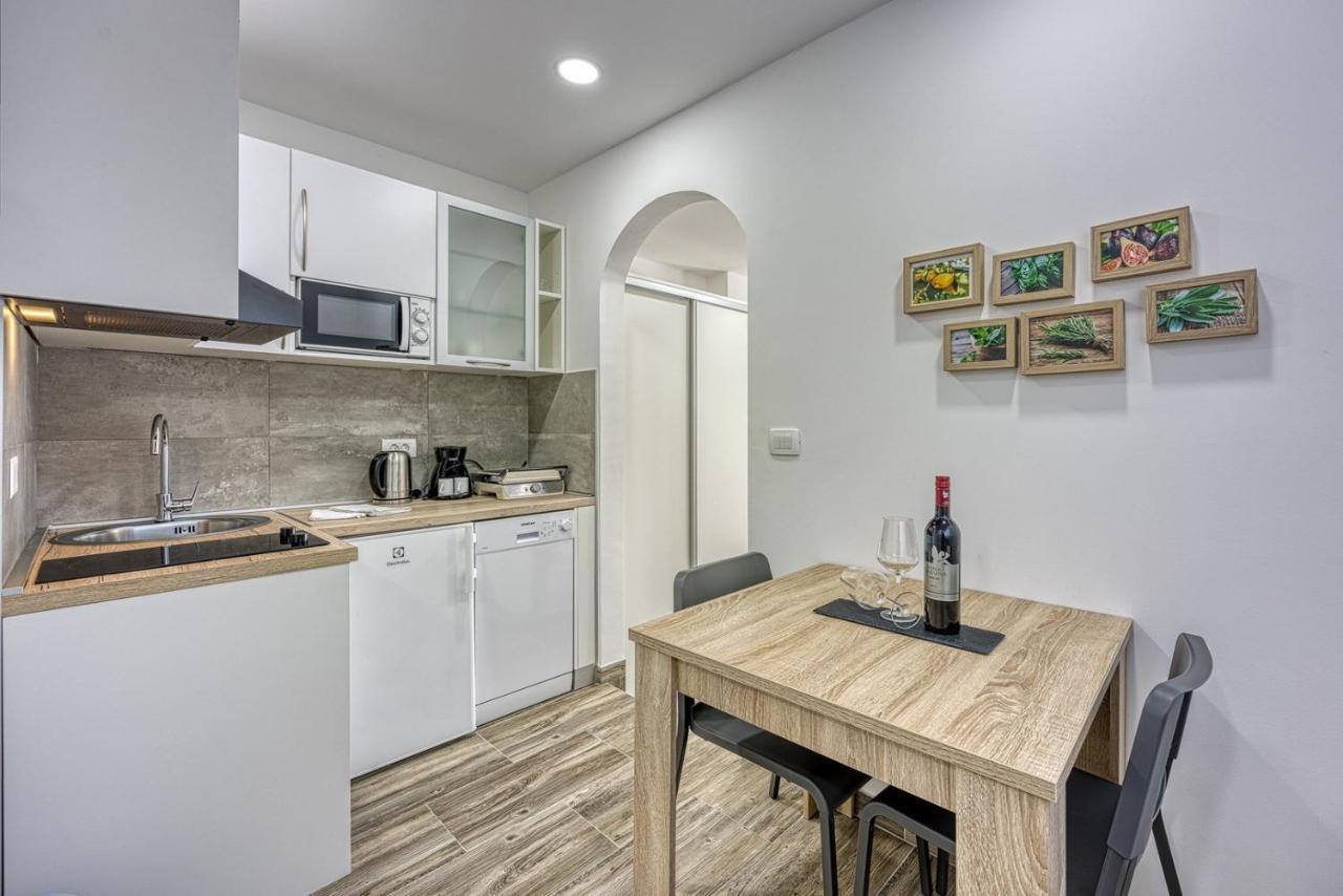 Apartments Claudio Пореч Экстерьер фото