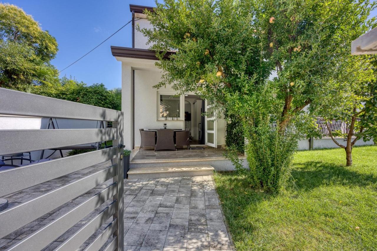 Apartments Claudio Пореч Экстерьер фото