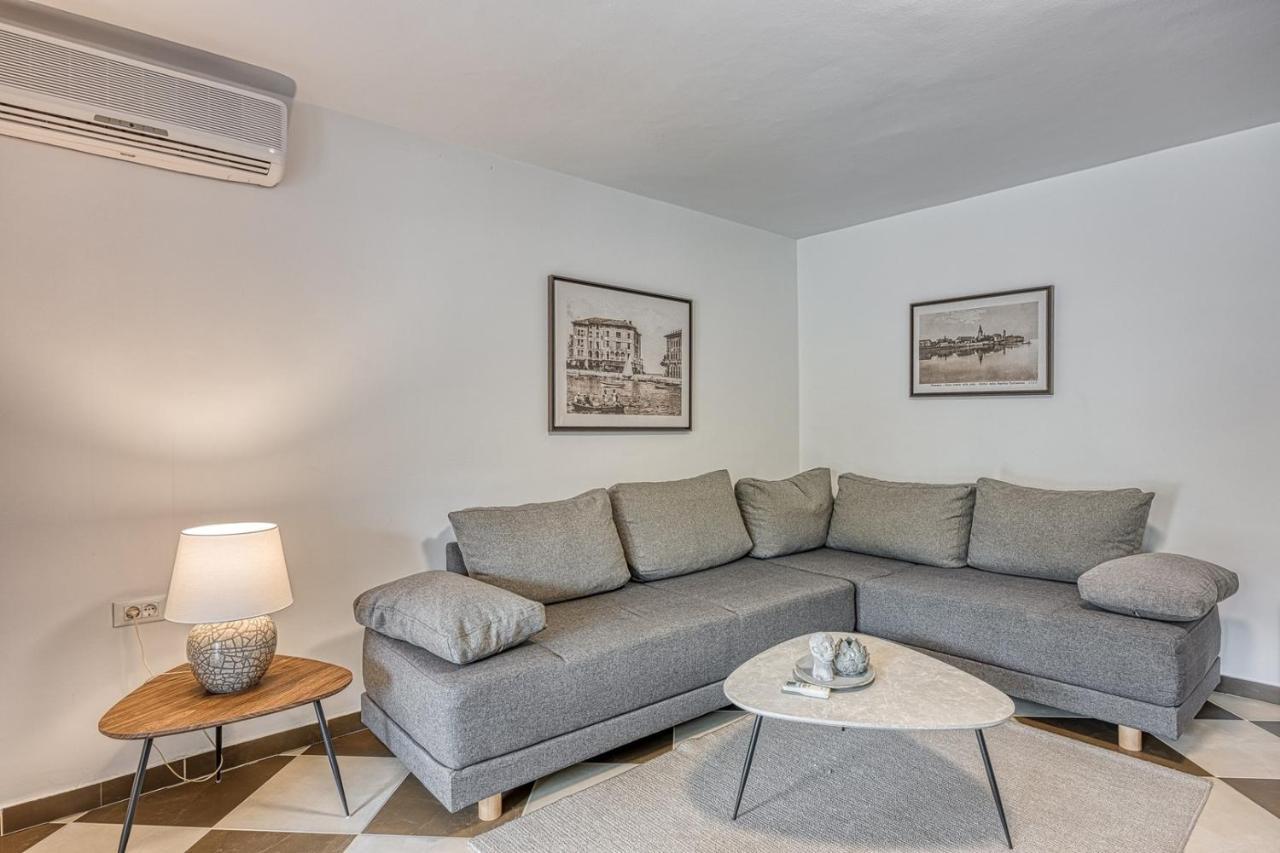 Apartments Claudio Пореч Экстерьер фото